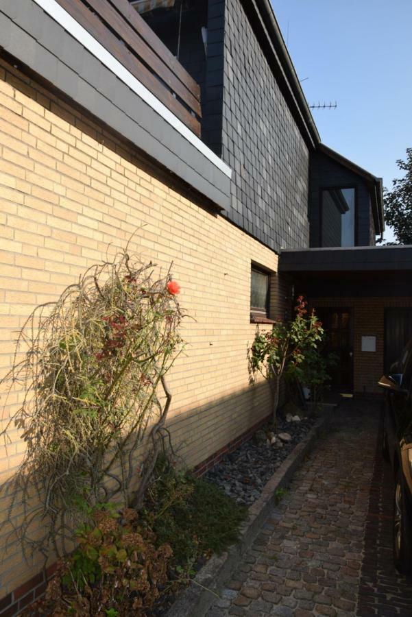 Schoenes Apartment Mit Dachterrasse Oldenburg Exterior photo